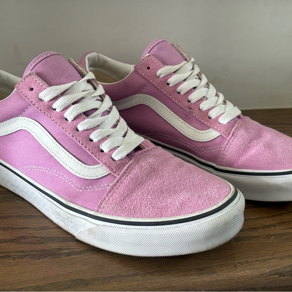 Vans Old Skool Pink and White Suede Canvas Lace Up Shoe Women’s Size 9 Men’s 7.5